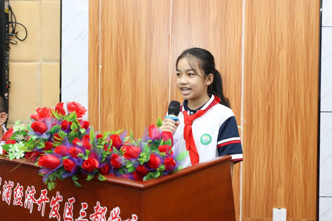 情暖校园 关爱成长 华体会平台开展六一儿童节公益捐赠活动3.jpg